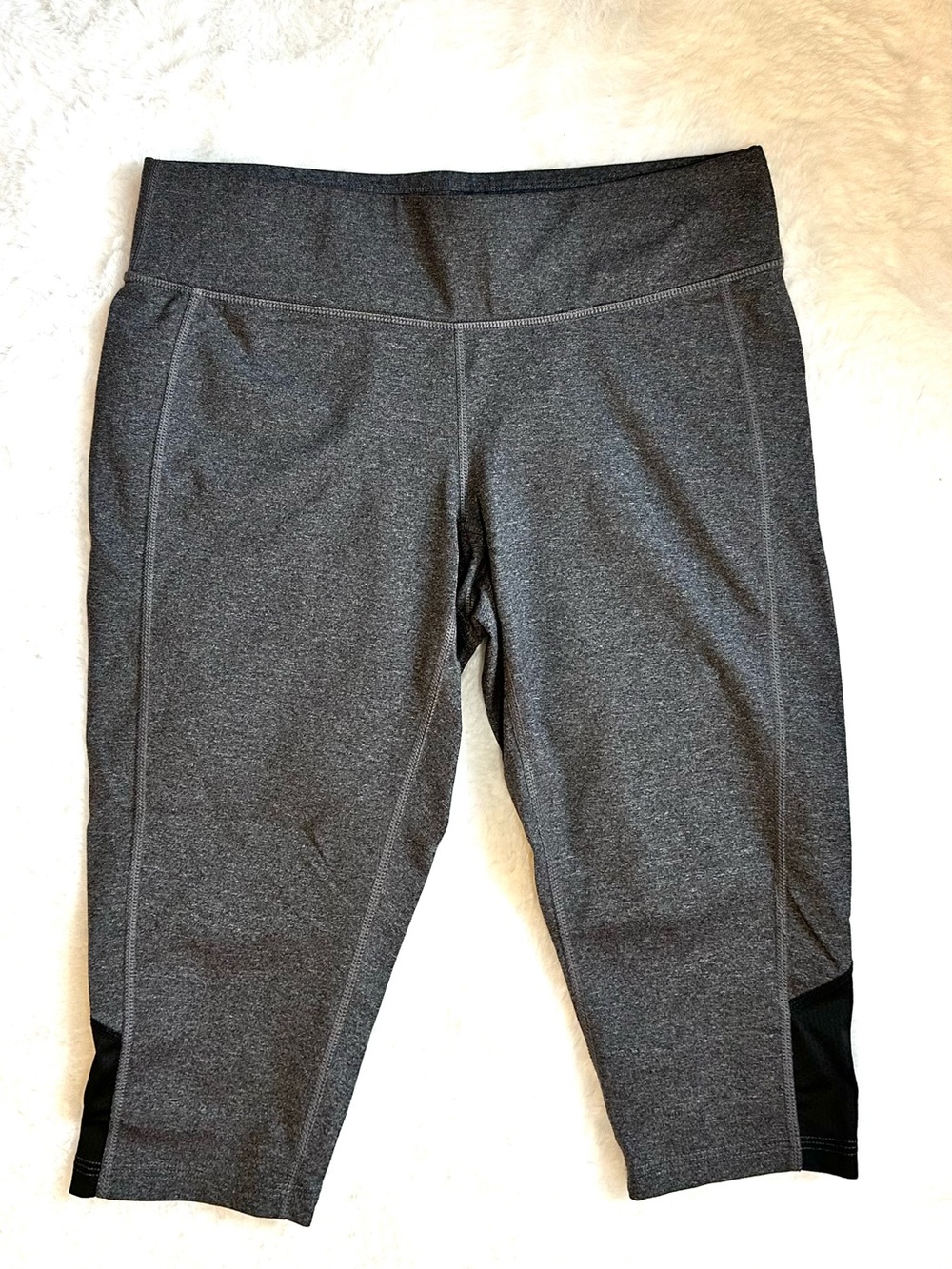 LUCY Powermax Ultimate Training Collection Crop L Workout Legging Pant Gray 18”